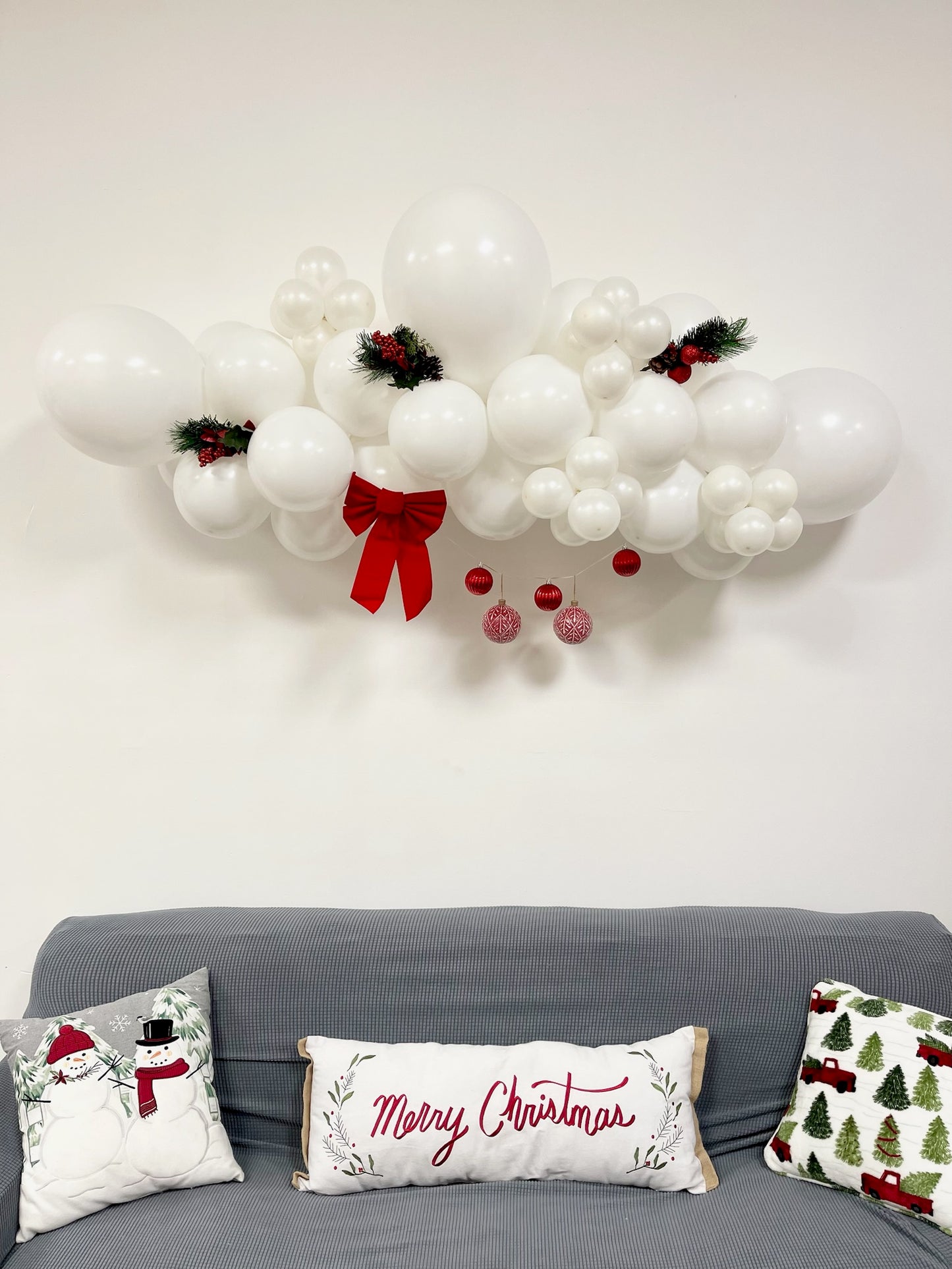 I’m Dreaming of a White Balloon Garland - Grab & Go Balloon Garland