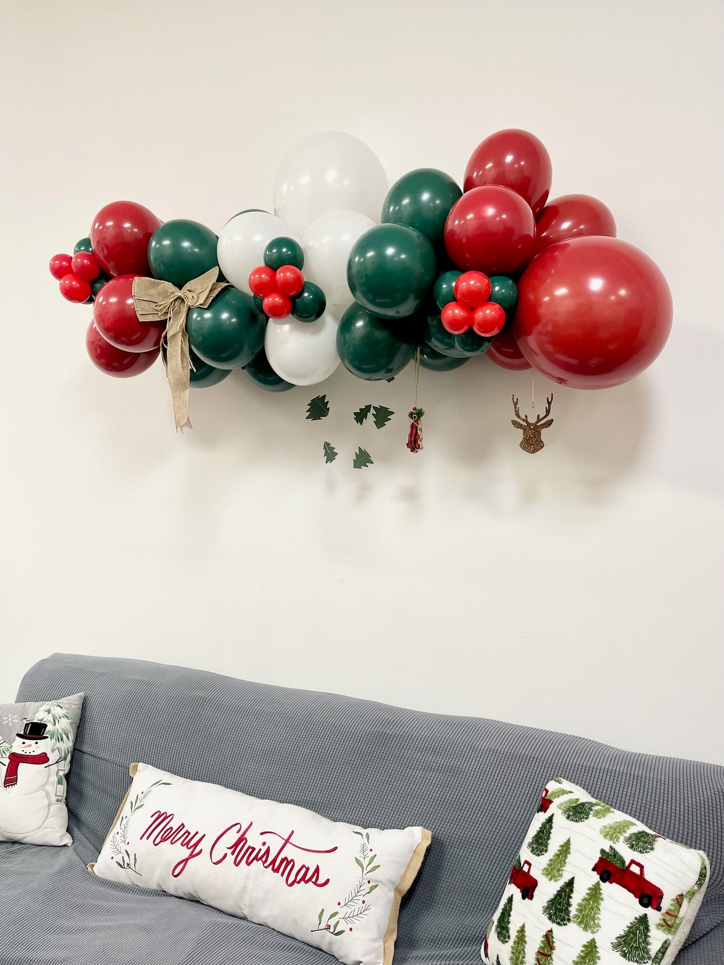 Holly Jolly - DIY 6' Balloon Garland Kit