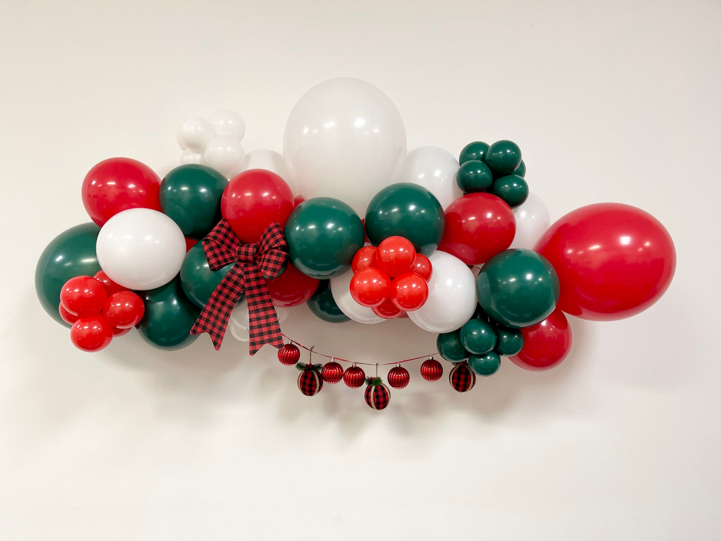 Merry & Bright - Grab & Go Balloon Garland